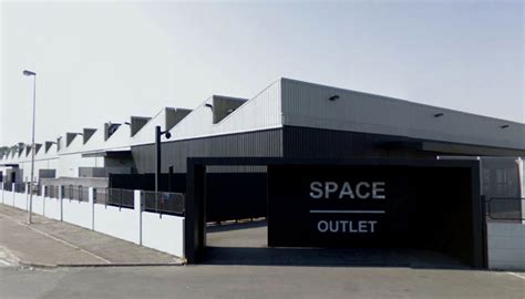 Space Prada Outlet a Levanella 